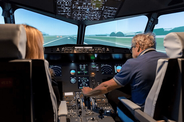 Simulateur de pilotage d'avion de ligne type A320 à Toulouse - Découverte