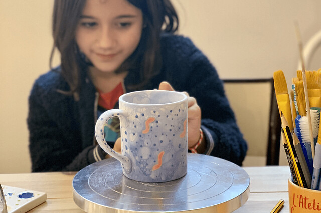 Atelier parent / enfant peinture sur céramique à Paris 11ème