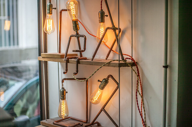 Atelier création d'une lampe design en cuivre