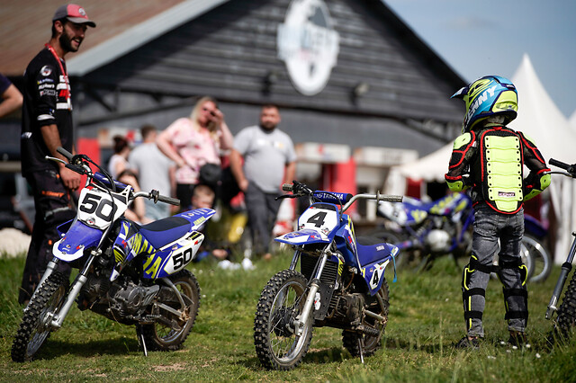 Initiation au pilotage moto enfant à La Ferté-Gaucher