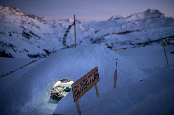 Séjour gourmand dans un igloo avec un dîner et un forfait de ski en Savoie