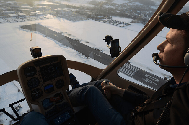 Initiation au pilotage d'hélicoptère à Grenoble (38) - Vol d'initiation en AS350 à Grenoble - 30 min