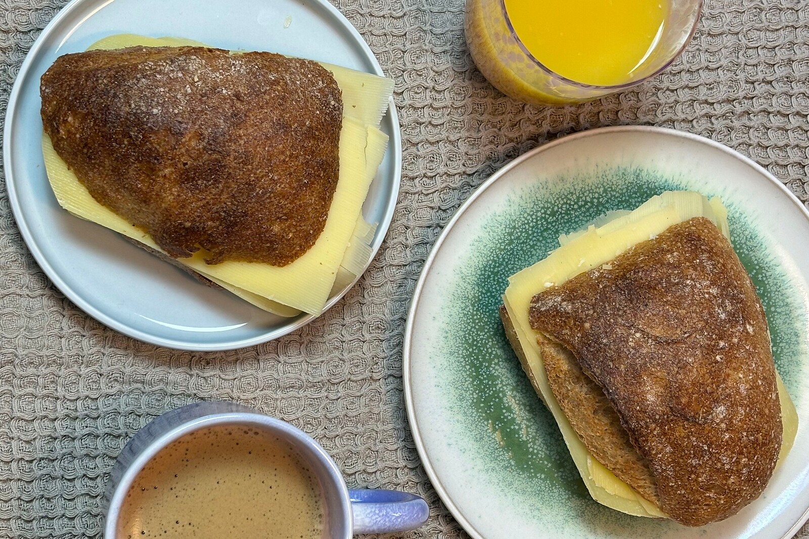 Go Dream DEN LILLE MORGENSTUND- Oplevelsesgaver GASTRONOMY - Bor du i København eller Aarhus, har du nok hørt en foran dig i køen bestille en BMO. Men