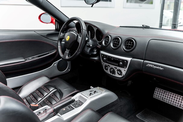 Go Dream KØR SELV FERRARI FOR 1- Oplevelsesgaver ADVENTURE