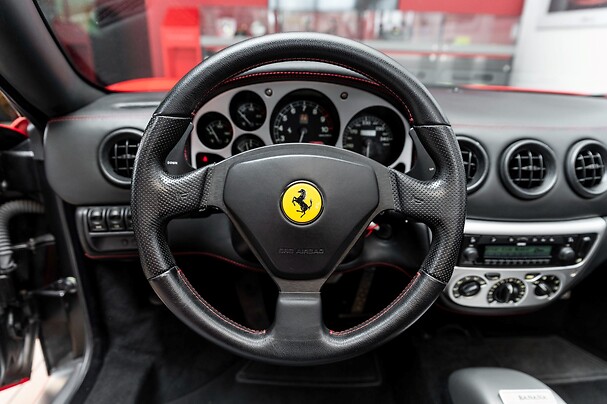 Go Dream KOM UD OG KØR FERRARI FOR 1- Oplevelsesgaver ADVENTURE