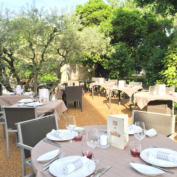 Repas au sud d'Avignon