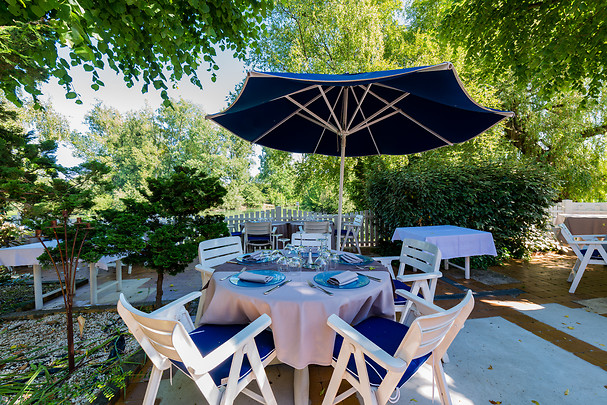 Un repas gastronomique dans un cadre enchanteur au restaurant Le Gonfalon à Germigny-l'Évêque (77)