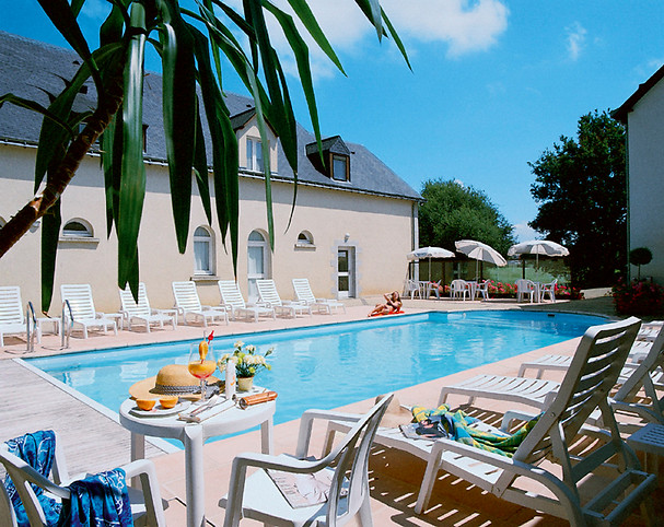Séjour gourmand avec petit déjeuner, accès à la piscine/sauna et dîner en Mayenne
